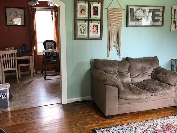 3rd image of 203 Fairground St