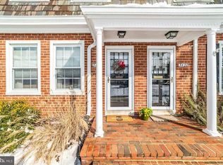 3422 S Wakefield St, Arlington, VA 22206