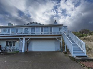 635 SW Elizabeth St, Newport, OR 97365