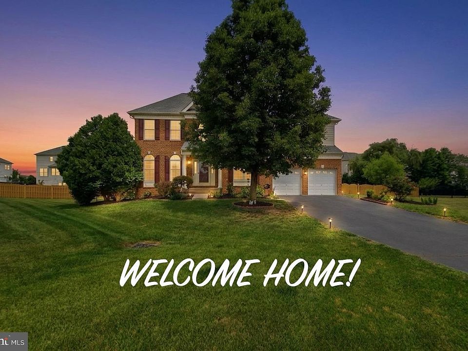 1st image of 43679 Lucketts Bridge Cir