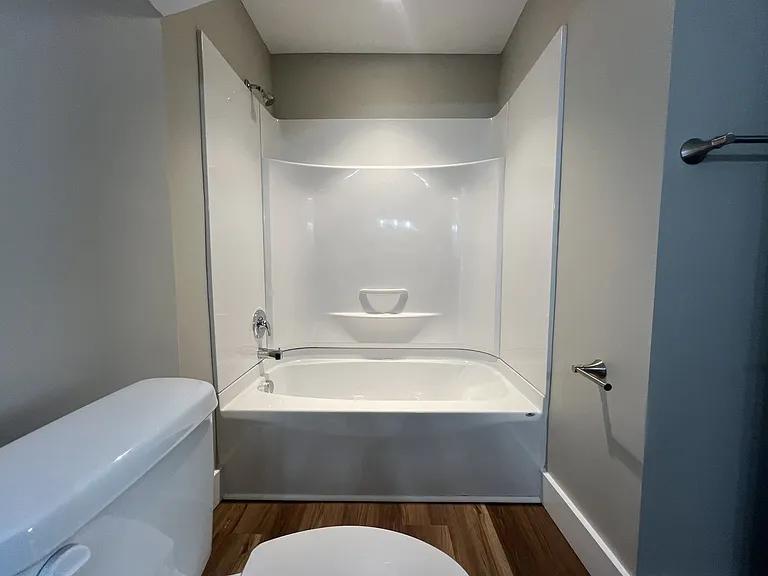 209 N Main St #B — Photo 8