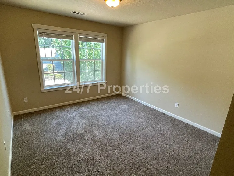 16225 SE Pinot Rd — Photo 26