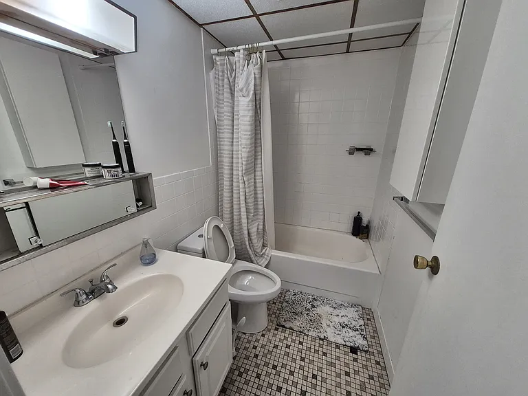 301 Lowell St #32 — Photo 16