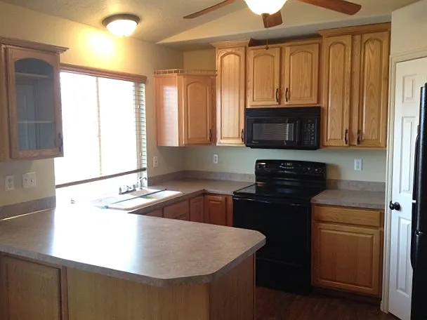 612 E 550 N — Photo 2