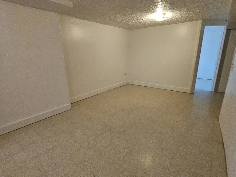 634 E Meade St — Photo 11