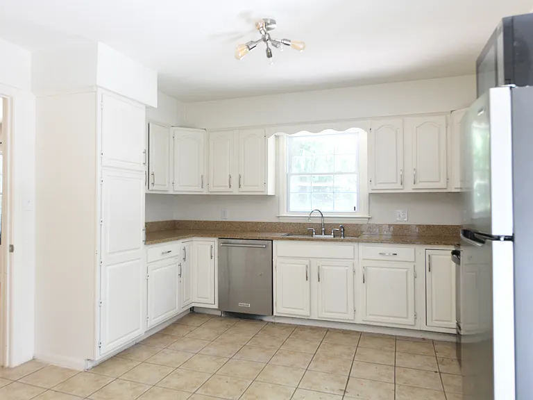 3215 Plantation Rd — Photo 12