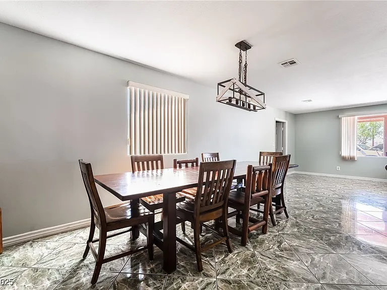 724 N Fogg St — Photo 14