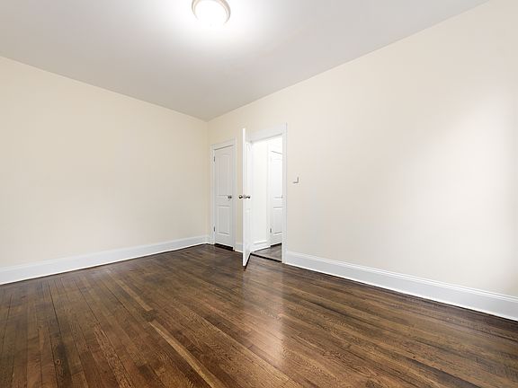 5th image of 3150 33rd St APT 3B
