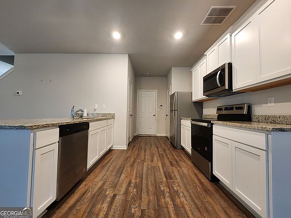 5th image of 3294 Bridgewood Dr