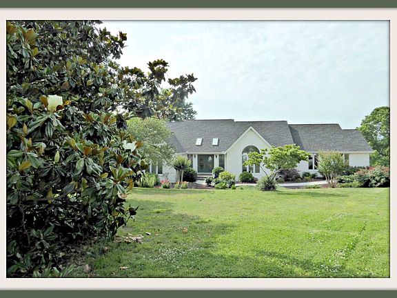 5th image of 707 Treasure Ln
