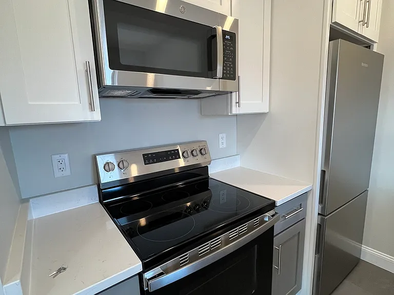 557 Columbus Ave #401 — Photo 21