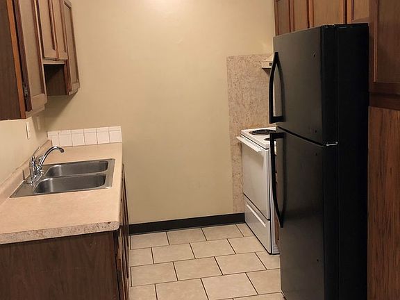 3rd image of 319 Oxford Ct APT 1