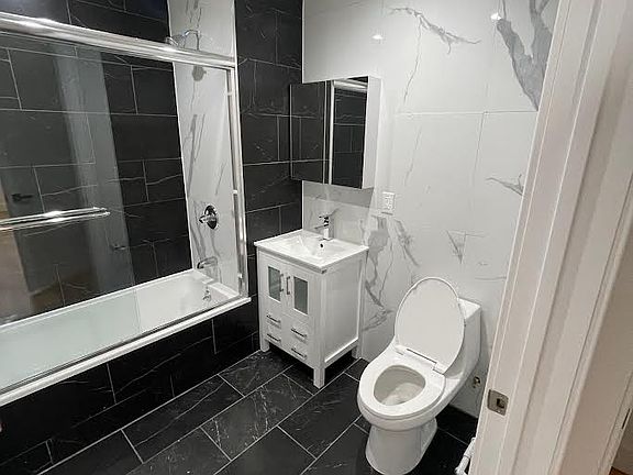 5th image of 141 Woodbine St #11