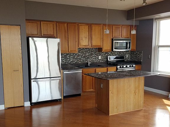 2nd image of 5 E 14th Pl APT 1308