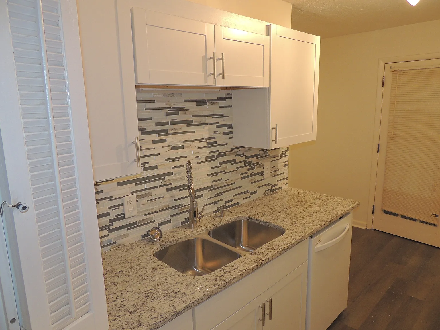 1113 Strickland Bridge road - 1 — Photo 3