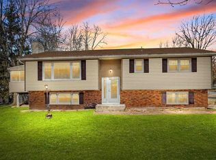 42 Putnam Rd, Hyde Park, NY 12538