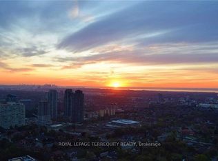 225 Webb Dr #PENTHOUSE 3, Mississauga, ON L5B 4P2