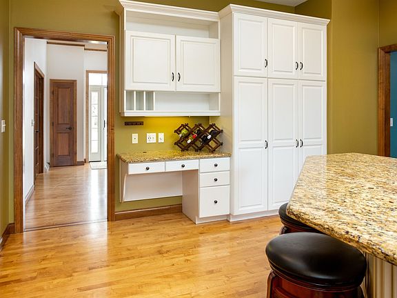 5th image of 1332 Bradford Ct