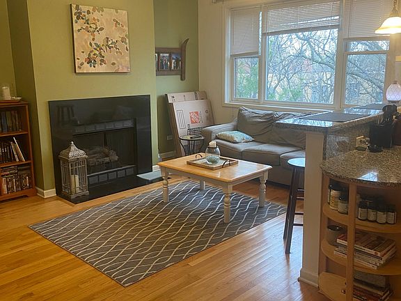 3rd image of 5547 W Edmunds St