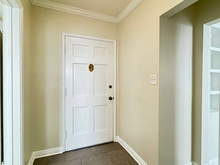 354 S Reeves Dr #B — Photo 4