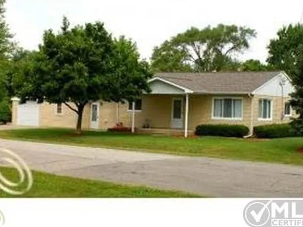 3377 N Genesee Rd, Flint, MI 48506