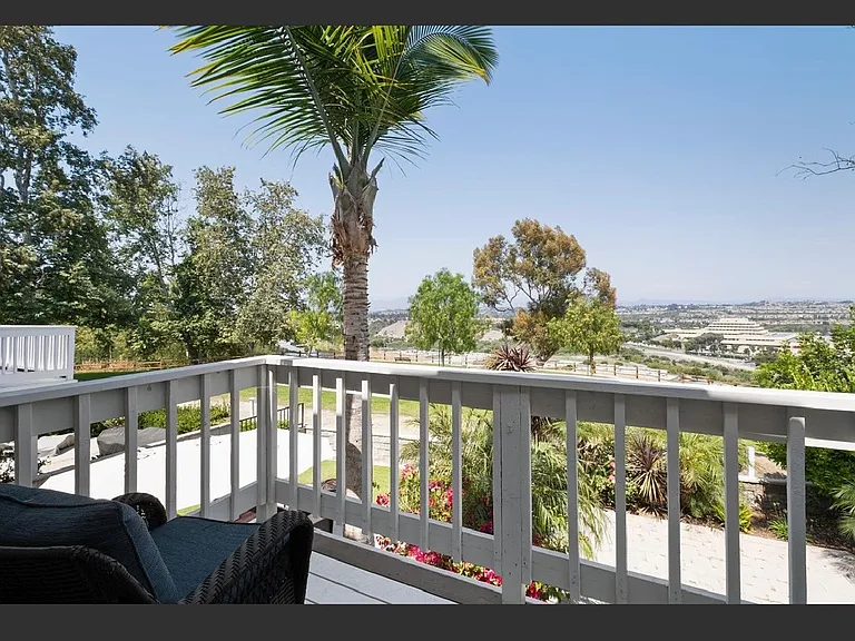 141 Matisse Cir — Photo 8