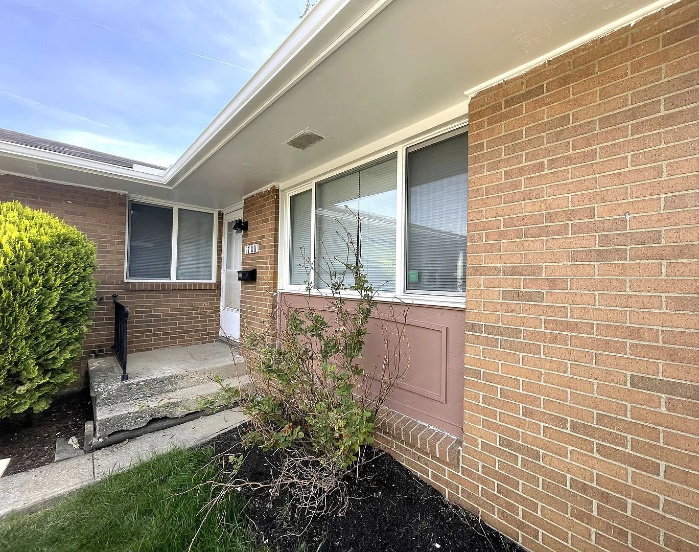 1700 Elaine Road — Photo 1