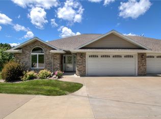 4220 Williamsburg Dr, Eau Claire, WI 54703