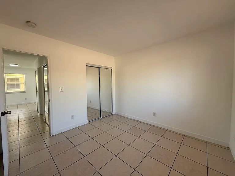 901 Pine Dr #10 — Photo 5