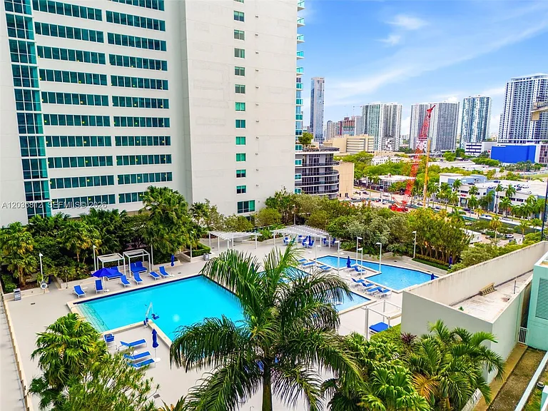 1900 N Bayshore Dr #2207 — Photo 10