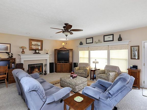 3rd image of 2927 Coldwater Ct