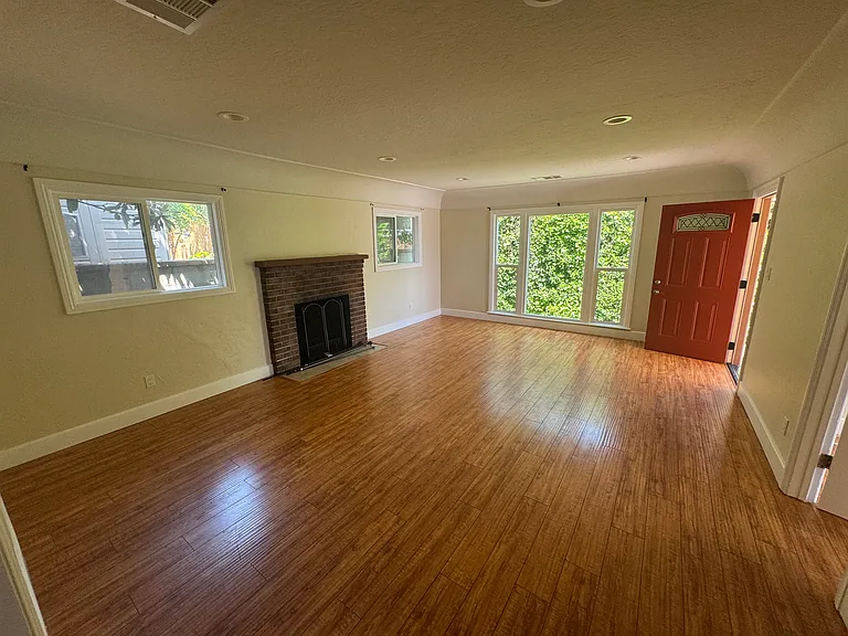 1615 Bellford Ave — Photo 5