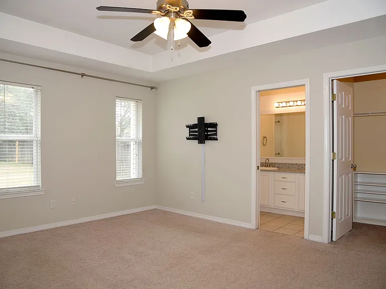 114 Quince Ave — Photo 8