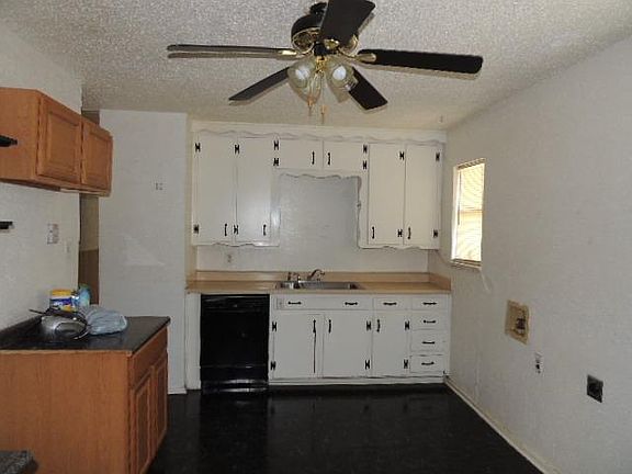 3rd image of 3532 N Beach St