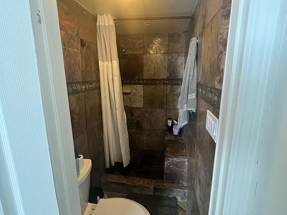 1st image of 3316 Vista Dr Unit B