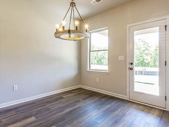 3rd image of 143 Classica Dr