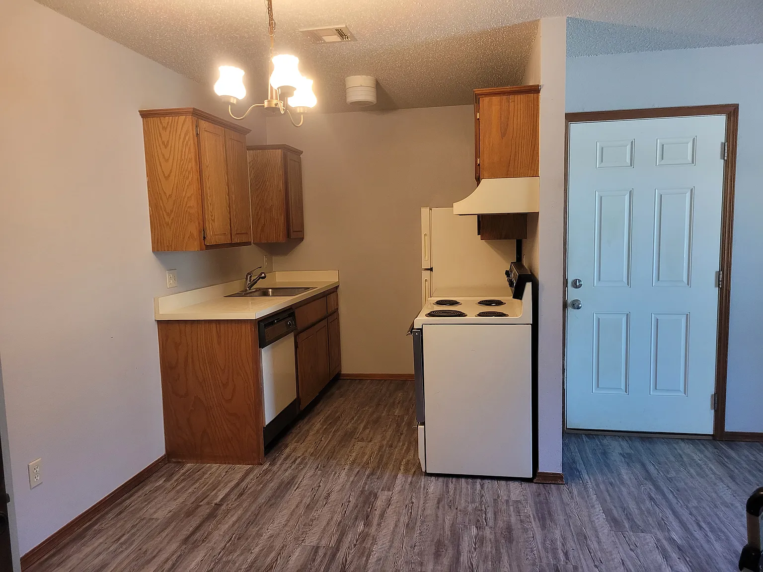 1 bed, 650 sqft, $700 — Photo 3