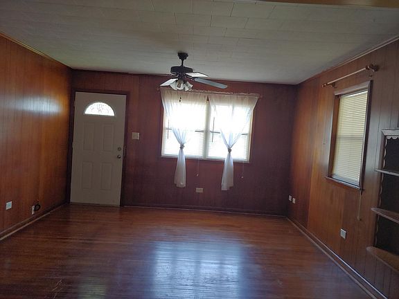 3rd image of 1715 N Cutting Ave