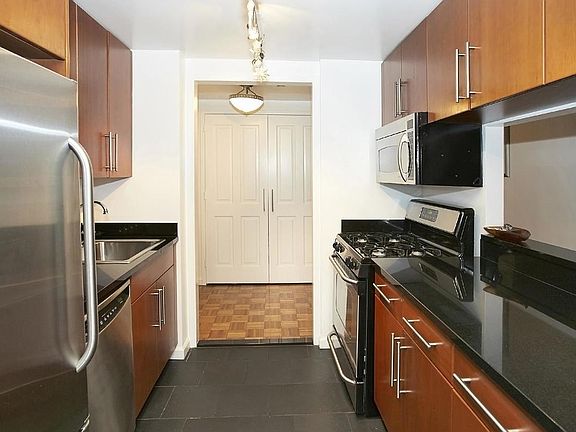5th image of 300 W 135th St APT 3N