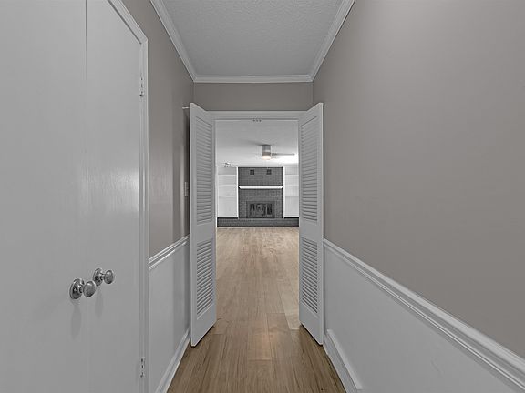 5th image of 4022 Chinaberry Cv