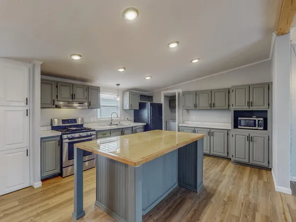 10200 2nd St NW Trailer 148, Albuquerque, NM 87114
