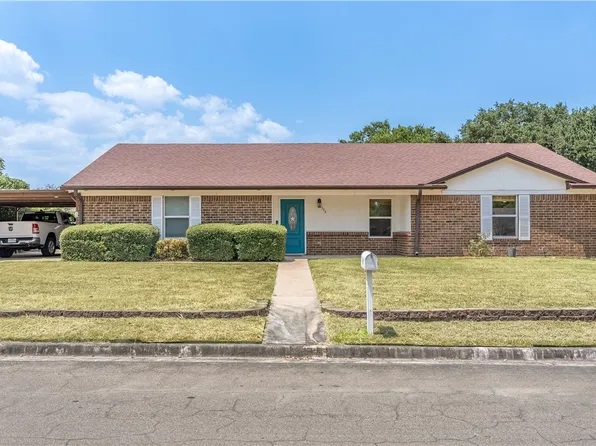 308 Oakwood Ln, Hewitt, TX 76643