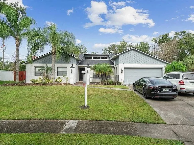 Dunstable Cir — Photo 2