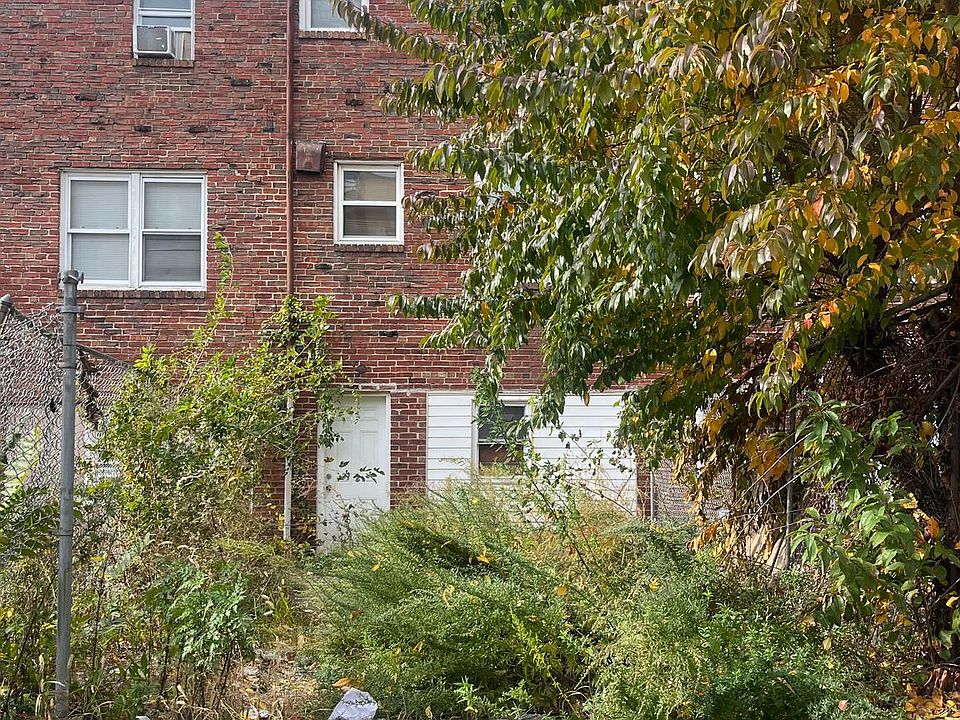 2nd image of 164 S Dudley St