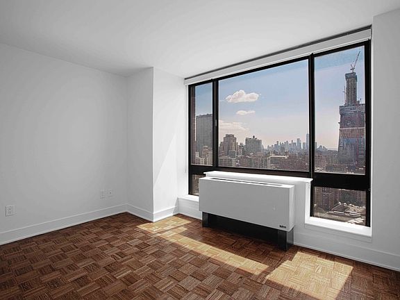 4th image of 420 W 42nd St APT 38A