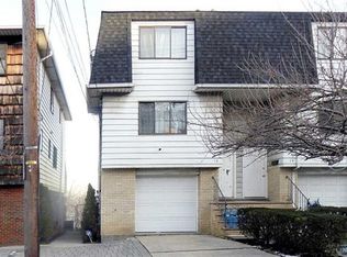 16 Manhattan Pl, Cliffside Park, NJ 07010