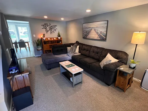 20510 Strath Haven Dr, Montgomery Village, MD 20886