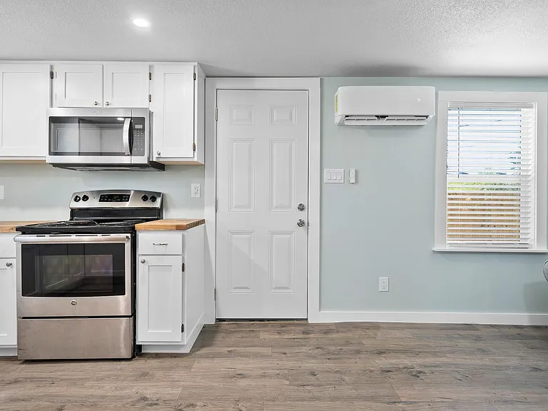 248 Post Oak Ln — Photo 10