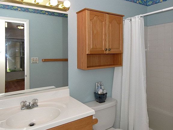 Guest Bath with Tile