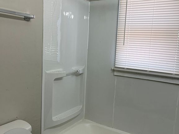 5th image of 1322 Medford Ave #1324
